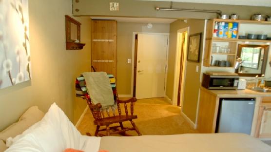 Mt. Baker Lodging Condo #37 – WIFI, ECONOMICAL, CONVENIENT, KITCHENETTE, SLEEPS-2!